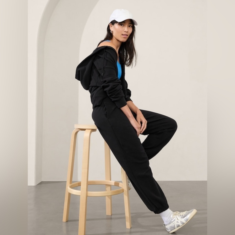 NWT Forever Fleece Black Jogger Size Large - Picture 5 of 8